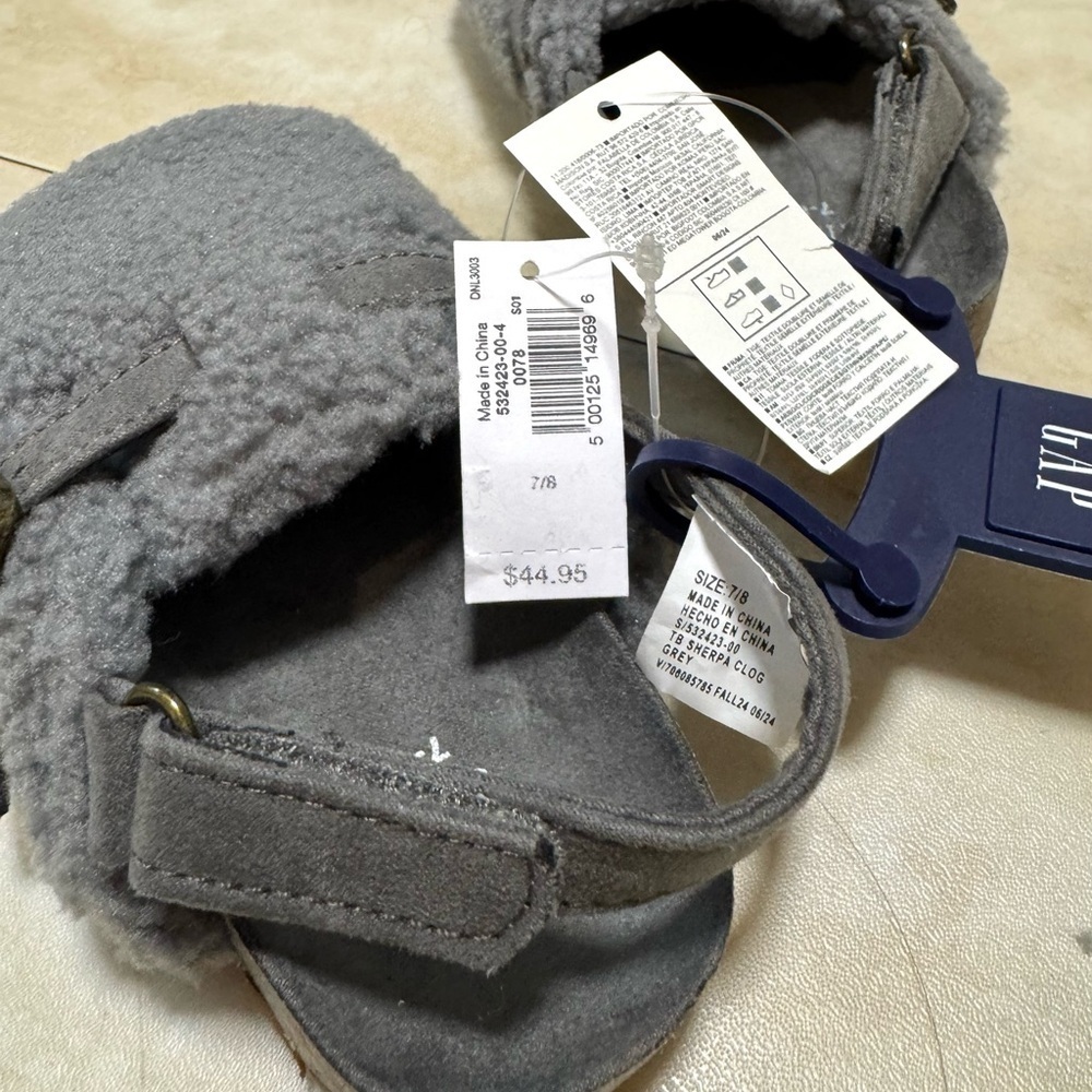NWT GAP Toddler Gray Cozy Fleece Clogs (7-8) - Picture 7 of 7